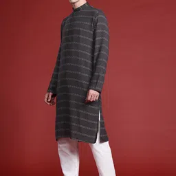 MANQ Men Geometric Thread Work Kurta image 3
