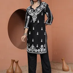 Panzora Chikankari Embroidered Tunic With Trousers Co-Ords-image-73