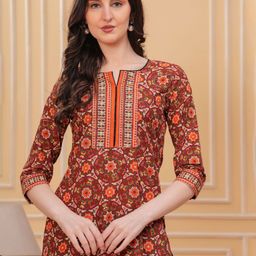 Da Vastraagaar Women Floral Printed Round Neck Top-image-31