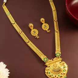 aadita Kundan-Studded Jewellery Set-image-1
