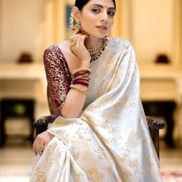 Aldwych Ethnic Motifs Woven Design Zari Banarasi Saree image 3