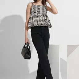 DressBerry Print Tie-Up Neck Tiered Crop Top-image-69