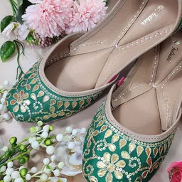 Fulkari Women Embellished Ethnic Mojaris Flats-14