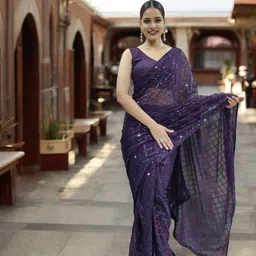 KIMISHA Checked Sequinned Saree-17