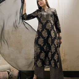 Shae by SASSAFRAS Floral Printed Mandarin Collar Pure Cotton Kurta With Trousers & Dupatta-37