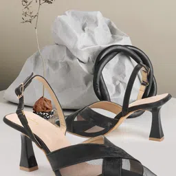 CHINRAAG Block Sandals with Buckles-55