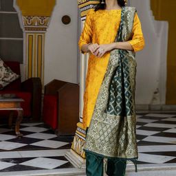 VredeVogel Women Floral Regular Kurta with Trousers & With Dupatta-10