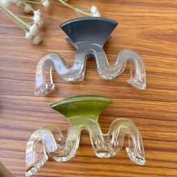 Radhya Accessories Women Set of 2 Wavy Duo Jelly Claw Clips-image-59