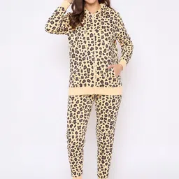 Clovia Women Animal Printed Pure Cotton Night suit-image-54