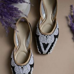 Froh Feet Women Embellished Round Toe Ethnic Embellished Mojaris-41