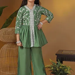 BAESD Girls Ethnic Motifs Embroidered Regular Thread Work Kurta with Trousers-image-23