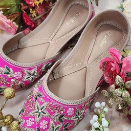 Fulkari Women Embellished Ethnic Mojaris Flats-image-19