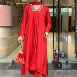 GRIOPY Ethnic Motifs Embroidered Flared Anarkali Kurta With Trousers & Dupatta-56