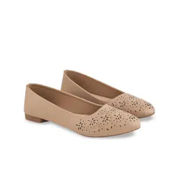 Shoetopia Girls Textured Ballerinas with Laser Cuts Flats-image-12