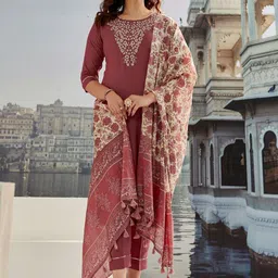 CANIZZARO Floral Yoke Design Thread Work Cotton Silk Straight Kurta With Trouser & Dupatta-picture-31
