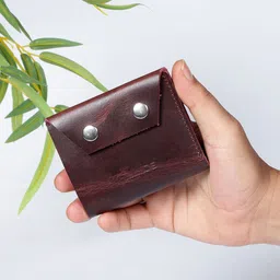 IN.HIDE Men Abstract Textured Leather Card Holder-3