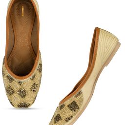 Anouk Women Embellished Ethnic Mojaris Flats-picture-15