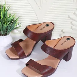 DIVASTRI Women Block Sandals-18