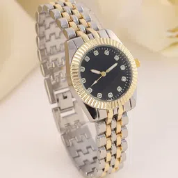 HAUTE SAUCE by Campus Sutra Women Embellished Dial & Stainless Steel Straps Analogue Watch SS25_HSWC1383-23