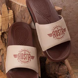 The Roadster Lifestyle Co Men Graphic Printed Sliders-10