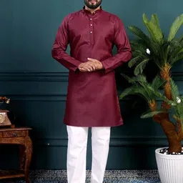 Men Solid A-line Kurta (Maroon)-image-90