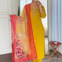 HERE&NOW Women Floral Embroidered Regular Thread Work Kurta with Trousers & With Dupatta-picture-40