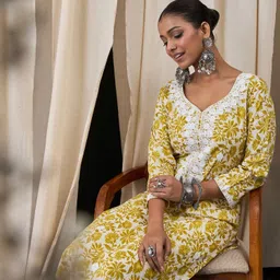 Anouk Women Floral Embroidered Thread Work Kurta-19