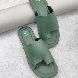THE MADRAS TRUNK Men Comfort Sandals-image-94