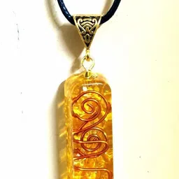 VIBESLE Unisex Onyx Studded Geometric Pendant image 3
