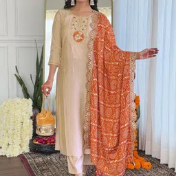 PARNAVI Women Embroidered Regular Thread Work Kurti with Trousers & With Dupatta-42