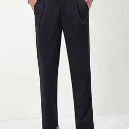SHOWOFF Men Comfort Low-Rise Pleated Trousers-picture-26