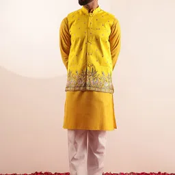 SOJANYA Band Collar Straight Kurta With Pyjama & Nehru Jacket-picture-26