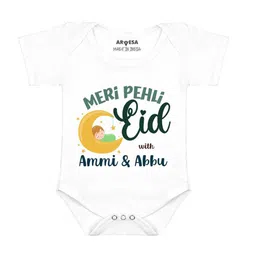 Arvesa Infants Meri Pehli Eid With Ammi & Abbu Printed Envelope Neck Bodysuit-picture-23