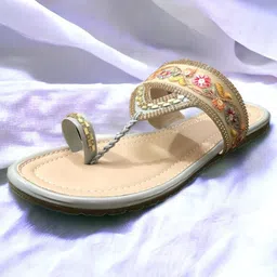 Glitzy Galz Women Printed Open Toe Flats-20