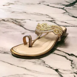 Glitzy Galz Women Ethnic Embellished One Toe Flats-76