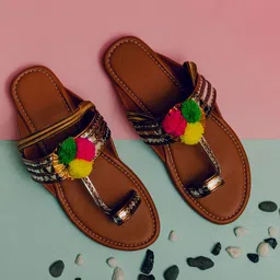 LIL PITAARA Girls Tan Printed Ethnic One Toe Flats-image-92