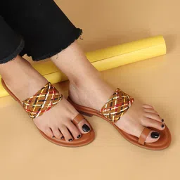 XE Looks Textured Comfortable Open Toe Flats-6