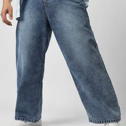 Urbano Plus Men Loose Relaxed Fit Light Fade Clean Look Mid Rise Pure Cotton Jeans-image-32