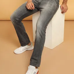 Wrangler Men Millard Straight Fit Mid-Rise Heavy Fade Clean Look Stretchable Jeans-picture-13