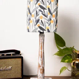 green girgit Yellow Table Lamp With Leaves shade image 3