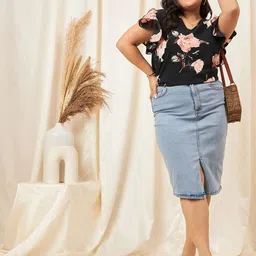 Berrylush Curve Plus Size Floral Printed V-Neck Flared Sleeves Top-31