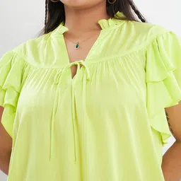 CURVE BY KASSUALLY Green Flutter Sleeve Top image 2