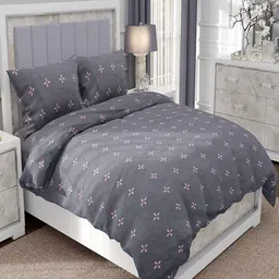 Myntra Elegant Homes Green & Pink Geometric Double Queen Fine Bedding Set-image-67