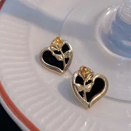 KRENOZ Gold-Plated Heart Shaped Studs-14