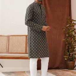 Jompers Men Embroidered Regular Sequinned Kurta with Pyjamas-13