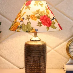 BrightDaisy White Printed Terracotta Frusturical Shaped Table Lamp-41