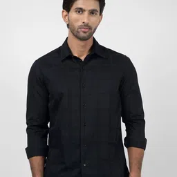 Numero Uno Men Spread Collar Checked Cotton Slim Fit Casual Shirt-image-74
