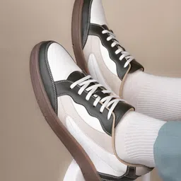 The Roadster Lifestyle Co. Men Colourblocked Comfort Insole Sneakers-image-16