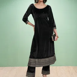 Vishudh Floral Yoke Design Zari Velvet A-Line Kurta With Trouser-image-83