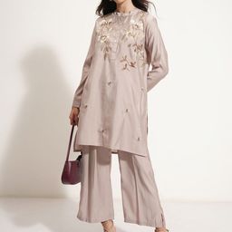 Vishudh Embroidered Mandarin Collar Neck Tunic With Palazzos Co-Ords-picture-33